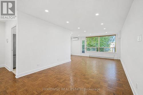 401 - 2500 BATHURST STREET , Toronto, Ontario M6B 2Y8 2