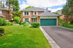 12 KAREN ANN CRESCENT Toronto, ON M1G 1M3