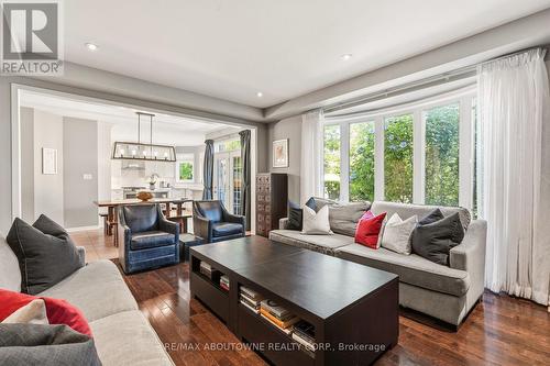 536 Cusick Circle, Milton, ON - Indoor Photo Showing Living Room