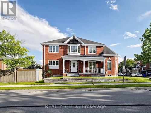 330 CHERYL MEWS BOULEVARD  Newmarket, ON L3X 3J6