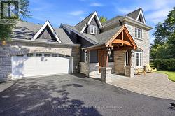 105 DUCKWORTH STREET  Barrie, ON L4M 3V9