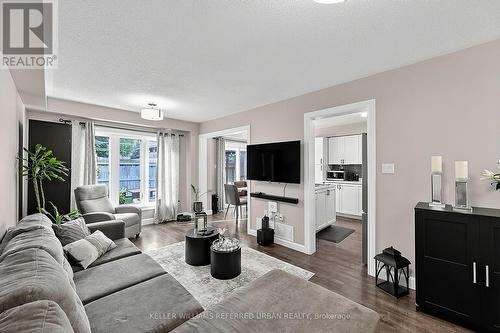 23 - 430 Mapleview Drive E, Barrie, ON - Indoor Photo Showing Living Room