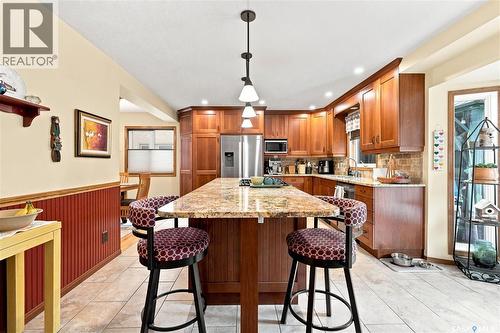 6723 Maple Ridge Drive, Regina, SK - Indoor Photo Showing Kitchen With Upgraded Kitchen