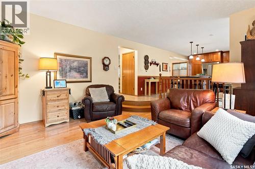 6723 Maple Ridge Drive, Regina, SK - Indoor Photo Showing Living Room