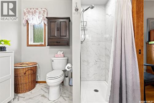 6723 Maple Ridge Drive, Regina, SK - Indoor Photo Showing Bathroom