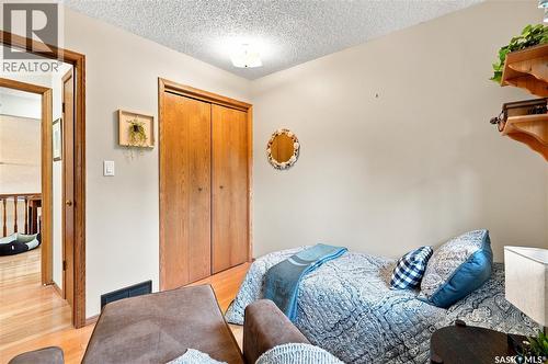 6723 Maple Ridge Drive, Regina, SK - Indoor Photo Showing Bedroom
