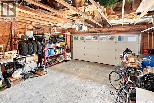 6723 Maple Ridge Drive, Regina, SK - Indoor Photo Showing Garage