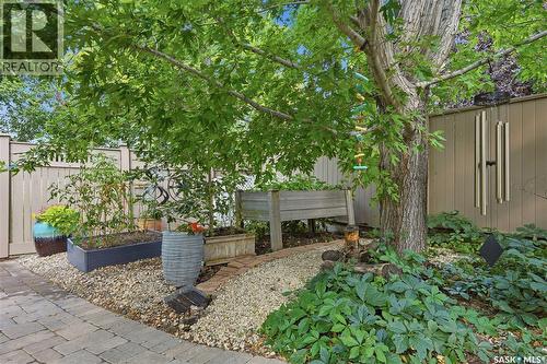6723 Maple Ridge Drive, Regina, SK - Outdoor