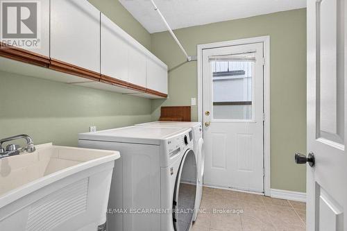1152 Lockhart Road, Burlington, ON - Indoor Photo Showing Laundry Room
