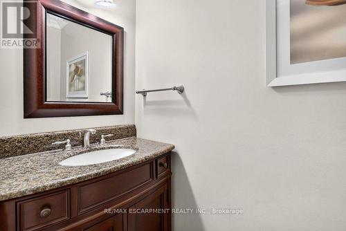 1152 Lockhart Road, Burlington, ON - Indoor Photo Showing Bathroom