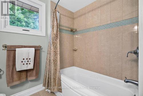 1152 Lockhart Road, Burlington, ON - Indoor Photo Showing Bathroom