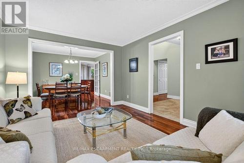 1152 Lockhart Road, Burlington, ON - Indoor Photo Showing Living Room