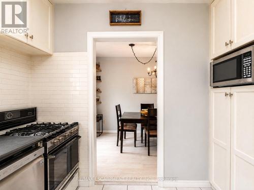120 Stone Church Road W, Hamilton, ON - Indoor Photo Showing Kitchen