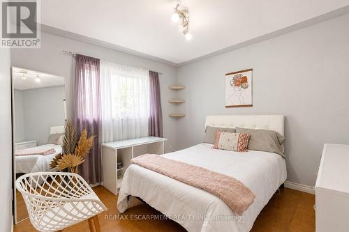 120 Stone Church Road W, Hamilton, ON - Indoor Photo Showing Bedroom