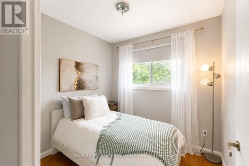 120 Stone Church Road W, Hamilton, ON - Indoor Photo Showing Bedroom