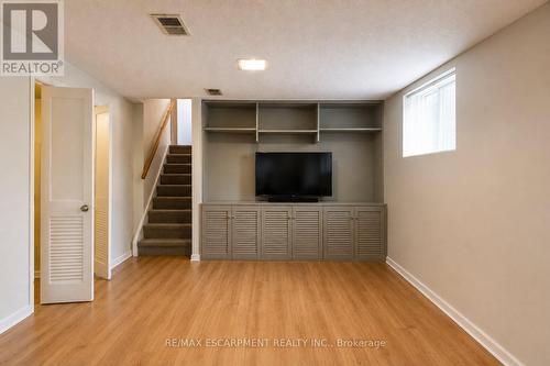 120 Stone Church Road W, Hamilton, ON - Indoor Photo Showing Other Room