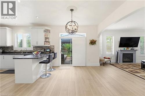 805 Munich Circle, Waterloo, ON - Indoor With Fireplace