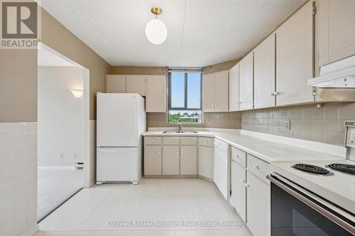 708 - 22 Marilyn Drive, Guelph (Riverside Park), ON - Indoor Photo Showing Kitchen