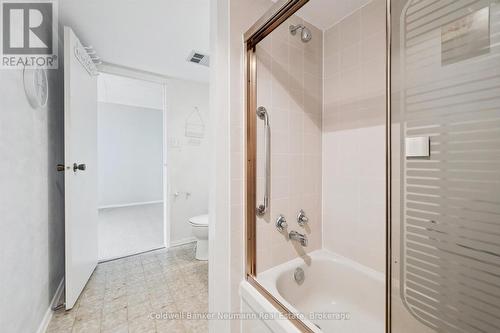 708 - 22 Marilyn Drive, Guelph (Riverside Park), ON - Indoor Photo Showing Bathroom