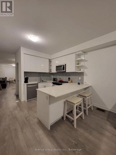 60 HOOYO TERRACE , Toronto, Ontario M6A 0E2 2