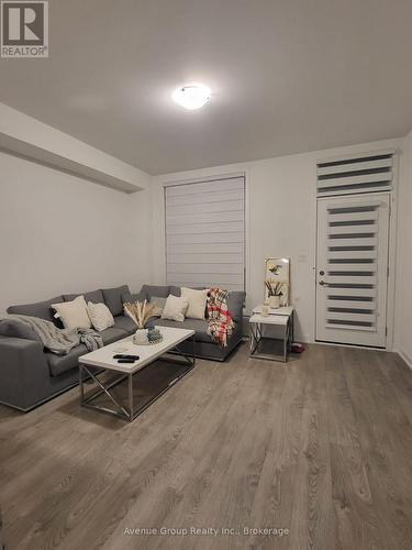 60 HOOYO TERRACE , Toronto, Ontario M6A 0E2 5
