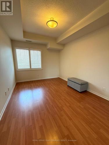 301 - 9451 JANE STREET , Vaughan, Ontario L6A 4H8 5