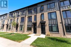 23 RAINWATER LANE Barrie, ON L4N 9J6