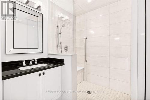 1670 Medad Springs Court, Burlington, ON - Indoor Photo Showing Bathroom