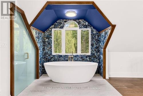 1670 Medad Springs Court, Burlington, ON - Indoor Photo Showing Bathroom