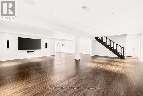 1670 Medad Springs Court, Burlington, ON - Indoor