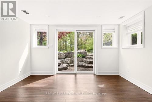 1670 Medad Springs Court, Burlington, ON - Indoor Photo Showing Other Room