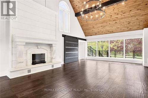 1670 Medad Springs Court, Burlington, ON - Indoor Photo Showing Living Room