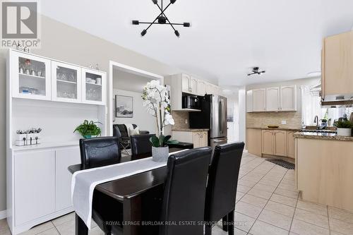 4130 Foxwood Drive, Burlington, ON - Indoor Photo Showing Kitchen