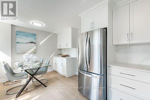 2464 Brookhurst Road, Mississauga, ON - Indoor Photo Showing Kitchen