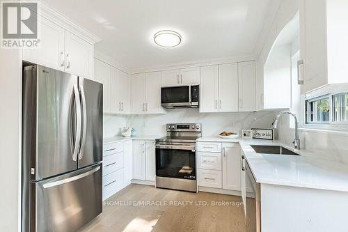 2464 Brookhurst Road, Mississauga, ON - Indoor Photo Showing Kitchen With Stainless Steel Kitchen With Upgraded Kitchen