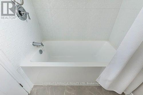2ND FLOOR WASHROOM - 2464 Brookhurst Road, Mississauga, ON - Indoor Photo Showing Bathroom
