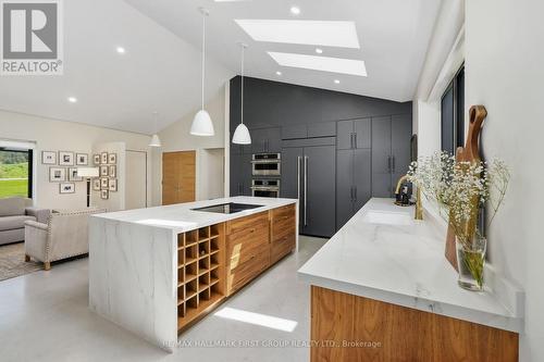 4566 Harwood Road, Hamilton Township, ON - Indoor Photo Showing Kitchen