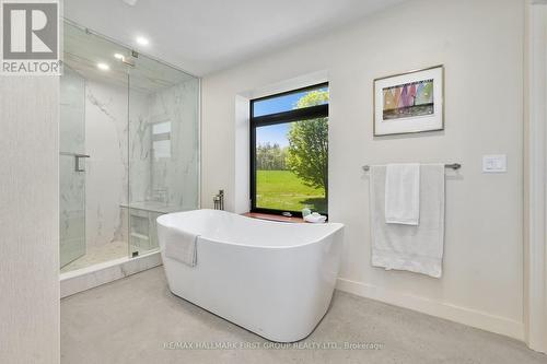 4566 Harwood Road, Hamilton Township, ON - Indoor Photo Showing Bathroom