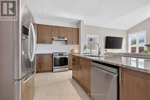 207 Mareth Way, Ottawa, ON - Indoor Photo Showing Kitchen With Stainless Steel Kitchen