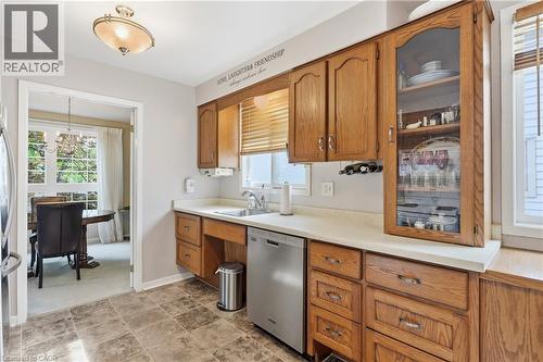 681 Empress Crescent, Burlington, ON - Indoor Photo Showing Kitchen