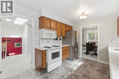 681 Empress Crescent, Burlington, ON - Indoor Photo Showing Kitchen