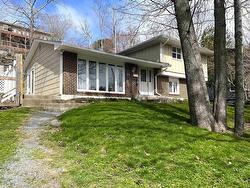 204 High Street  Bedford, NS B4A 1N7