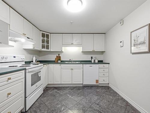 210 1041 Wellington Street, Halifax, NS - Indoor Photo Showing Kitchen