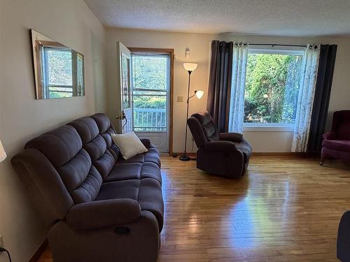 40 Denton Road, Little River, NS - Indoor Photo Showing Living Room