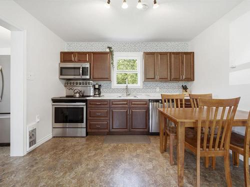 1096 Highway 2, Hilden, NS - Indoor Photo Showing Other Room