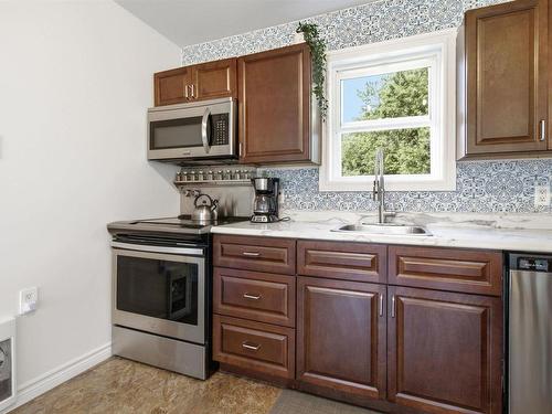 1096 Highway 2, Hilden, NS - Indoor Photo Showing Kitchen