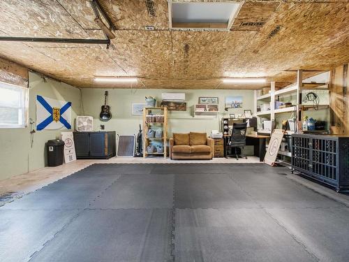 1096 Highway 2, Hilden, NS - Indoor Photo Showing Garage
