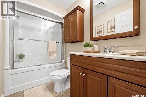 2518 7Th Avenue E, Regina, SK - Indoor Photo Showing Bathroom