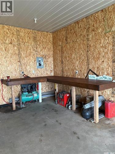 69 Railway Avenue, Calder, SK - Indoor Photo Showing Garage