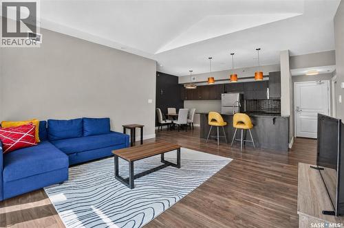 302 721 8Th Street E, Saskatoon, SK - Indoor Photo Showing Living Room